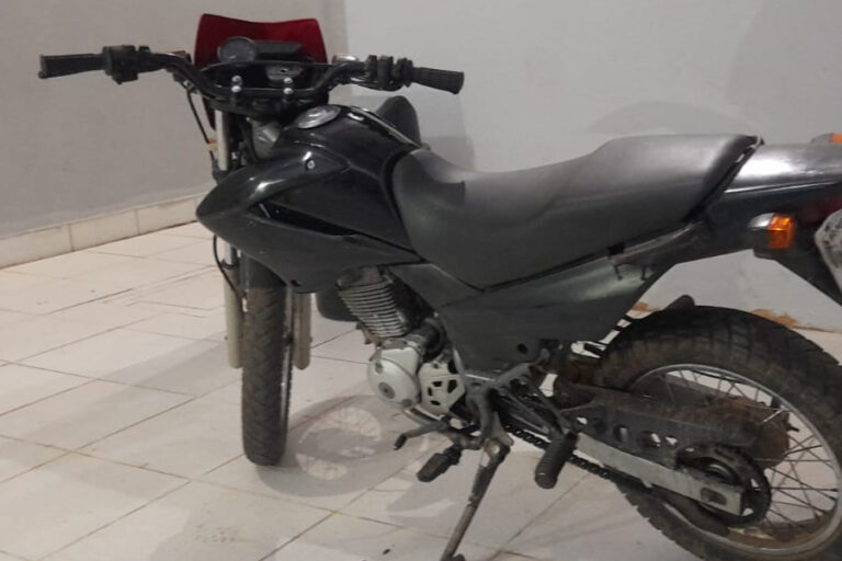 Homem é preso transitando em moto roubada na zona leste - News Rondônia