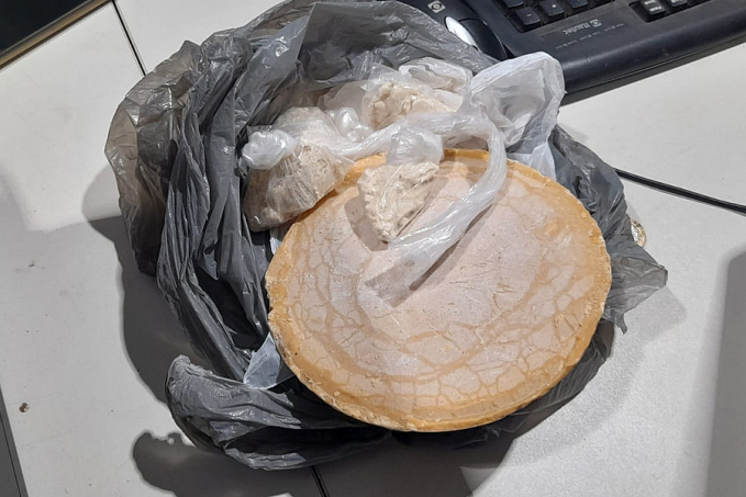 Homem é preso após usar criança para esconder droga em residência durante abordagem - News Rondônia
