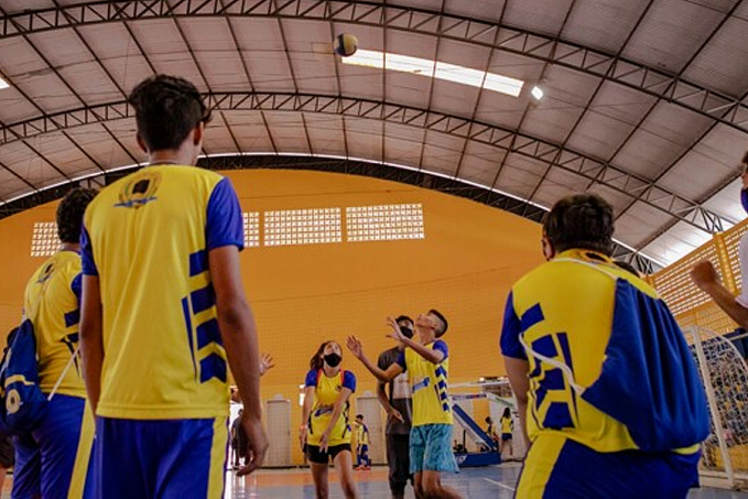 Programa Talentos do Futuro amplia vagas gratuitas nas modalidades de Voleibol e Handebol - News Rondônia