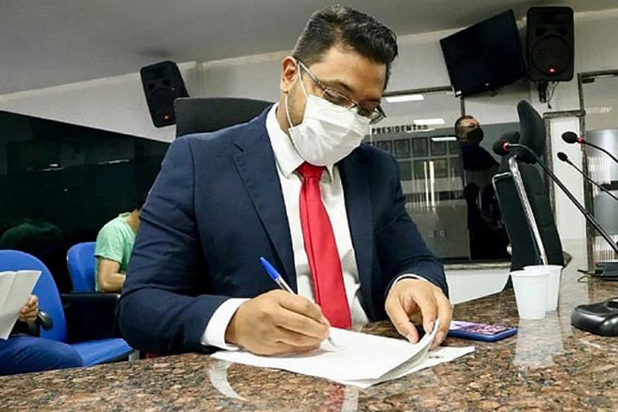 Vereador Gilber Mercês tem reunião na SEMUR sobre registros de imóveis - News Rondônia
