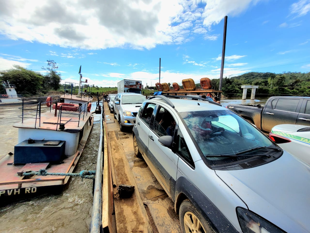 Gratuidade na travessia por balsa no rio Jamari é anunciada pelo governador Marcos Rocha para atender Alto Paraíso - News Rondônia