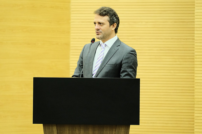 Deputado Delegado Lucas apresenta projeto para criar biblioteca pública na ALE-RO - News Rondônia