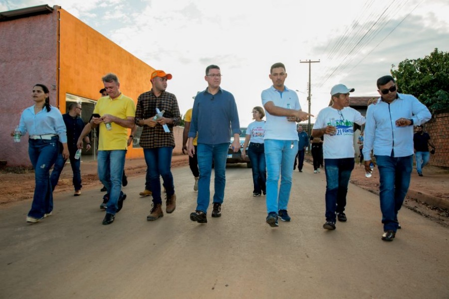 Obras de recapeamento em Candeias do Jamari avançam com ações do projeto `Tchau Poeira´ - News Rondônia