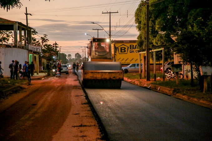 Obras de recapeamento em Candeias do Jamari avançam com ações do projeto `Tchau Poeira´ - News Rondônia