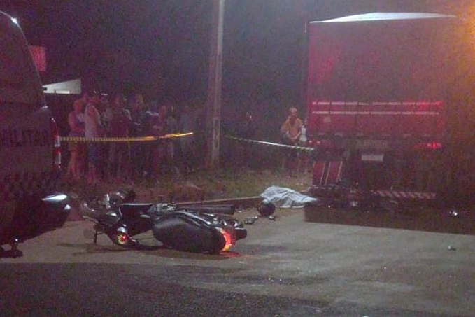 Jovem motociclista morre em acidente com carreta em Rondônia - News Rondônia