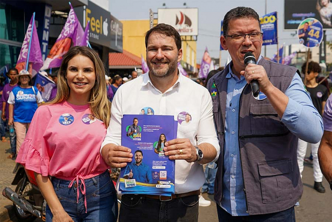 Alex Redano faz caminhada e visita ao comércio, junto com Marcos Rocha e Mariana Carvalho - News Rondônia