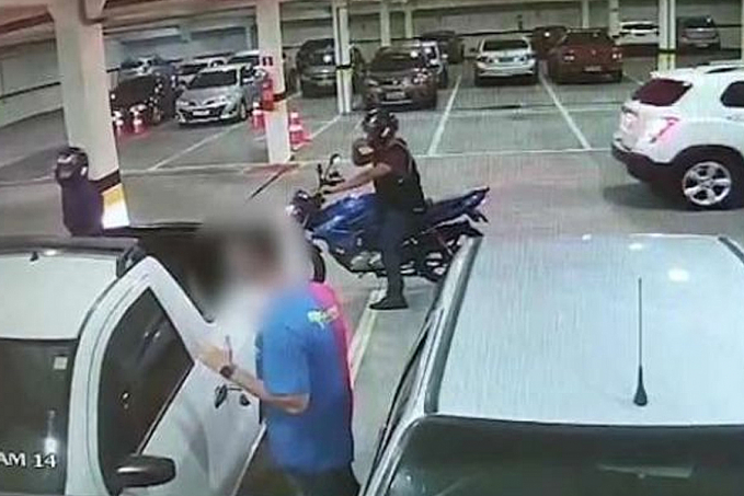Malote com mais de R$ 100 mil é roubado durante assalto próximo à agência bancária - News Rondônia