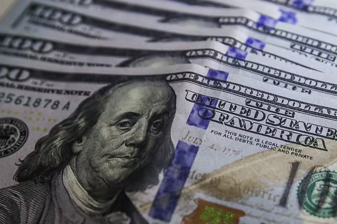 Dólar tem queda histórica e fecha abaixo de R$ 4,90. Veja os motivos! - News Rondônia