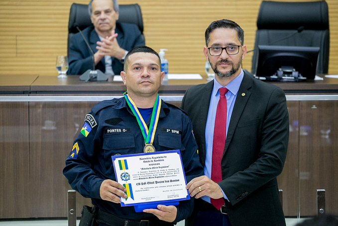 Policiais militares que agiram em área de conflito agrário em Rondônia são homenageados pelo deputado Anderson Pereira - News Rondônia