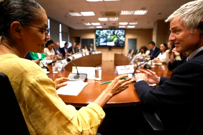 Internada por Covid-19, Marina Silva do Meio Ambiente é atacada por médicos bolsonaristas do Acre: 'espero que o vírus esteja bem' - News Rondônia