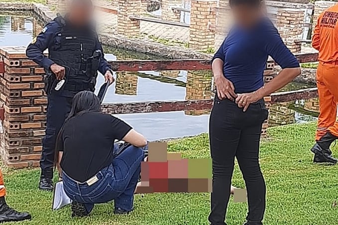 Corpo do sexo masculino é encontrado no lago da praça - News Rondônia