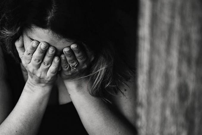 FLAGRANTE - Suspeito é preso agredindo esposa de 17 anos em frente a Polícia Militar na zona leste - News Rondônia