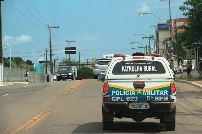 HOMICÍDIO TENTADO - Homem é socorrido após ser alvejado por motoqueiro na 7 de Setembro - News Rondônia