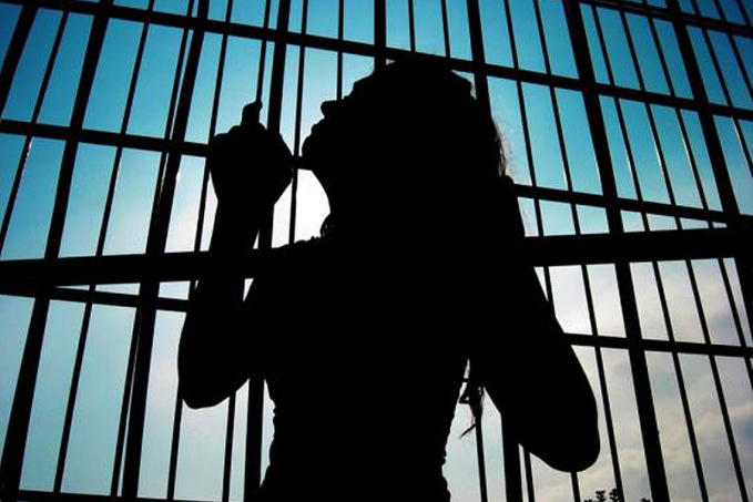 Polícia entra em quarto e resgata mulher sendo espancada nua pelo marido - News Rondônia