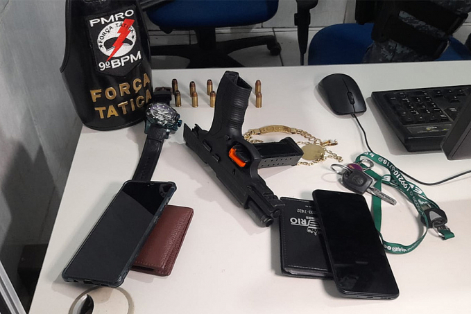 Dupla é presa negociando pistola em posto de combustíveis na zona sul - News Rondônia