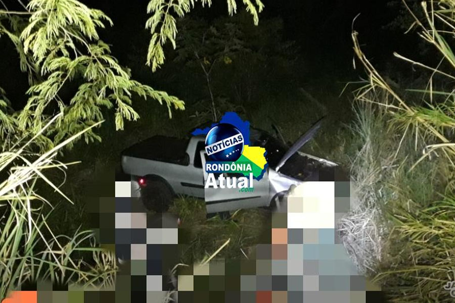 Carro capota no Anel Viário de Ji-Paraná e casal é resgatado - News Rondônia