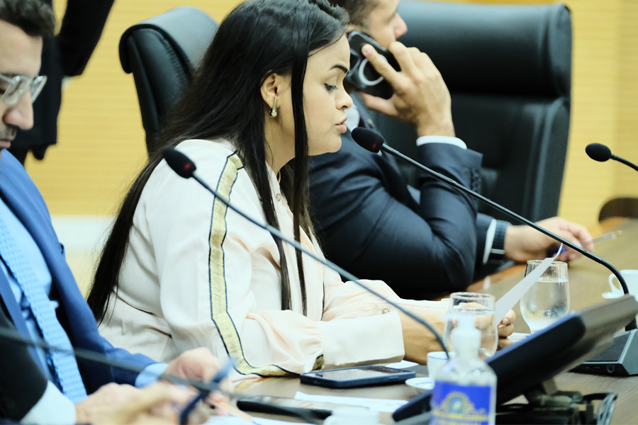 Deputada Dra. Taíssa apresenta Projeto de Lei para resguardar à proteção das mulheres em procedimentos de saúde - News Rondônia