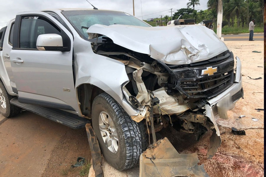Jaru: Grave Acidente no trevo da Cooaja deixa motorista de Fiat Toro ferido - News Rondônia