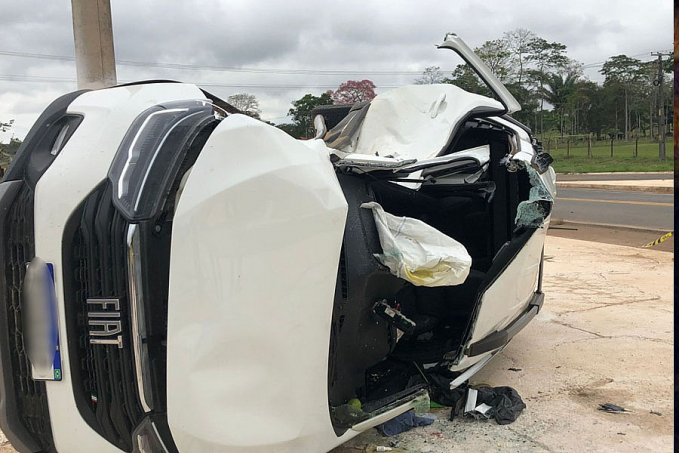 Jaru: Grave Acidente no trevo da Cooaja deixa motorista de Fiat Toro ferido - News Rondônia