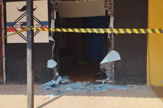 Cinco pessoas são baleadas em barbearia na zona leste - News Rondônia