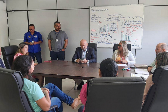 Vereadora Márcia Socorristas se reúne com secretário e trata sobre doação de ração para ONGs - News Rondônia