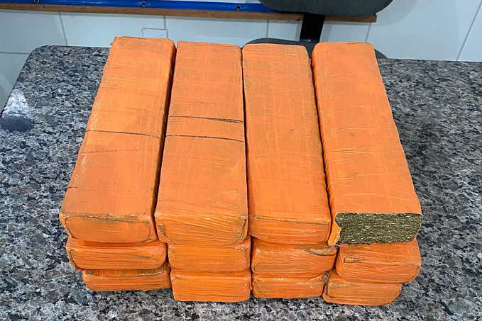 PM e PC apreendem droga e motocicleta na cidade de Cacoal - News Rondônia