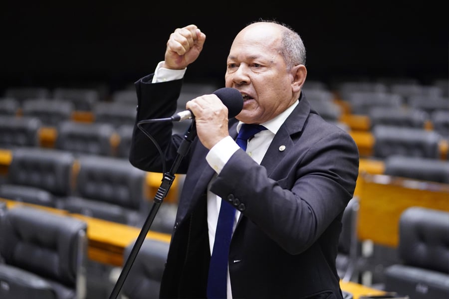 Coronel Chrisóstomo quer convocar ministro que usou voo da FAB para ir a leilão de cavalos - News Rondônia