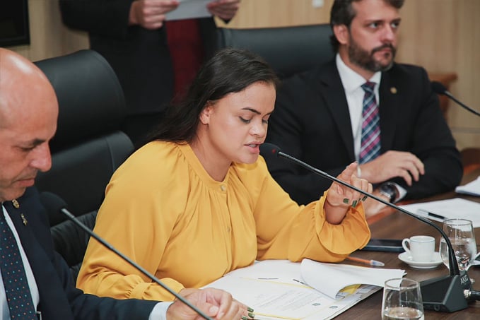 EDUCAÇÃO - Dra. Taissa Sousa solicita a construção de escola para atender alunos da Resex do Rio Pacaás Novos - News Rondônia