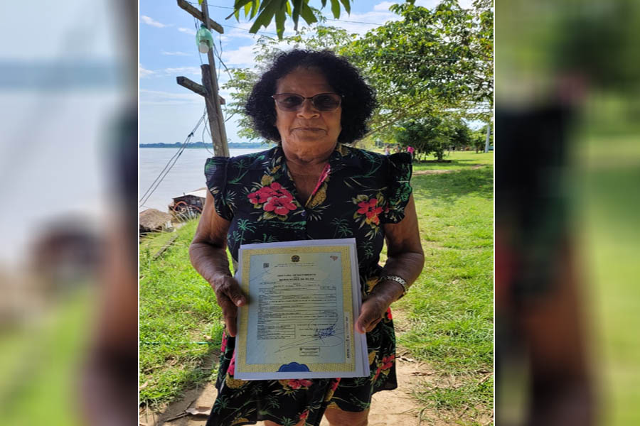 Restauração de registro civil emociona moradora da comunidade de Santa Catarina - News Rondônia