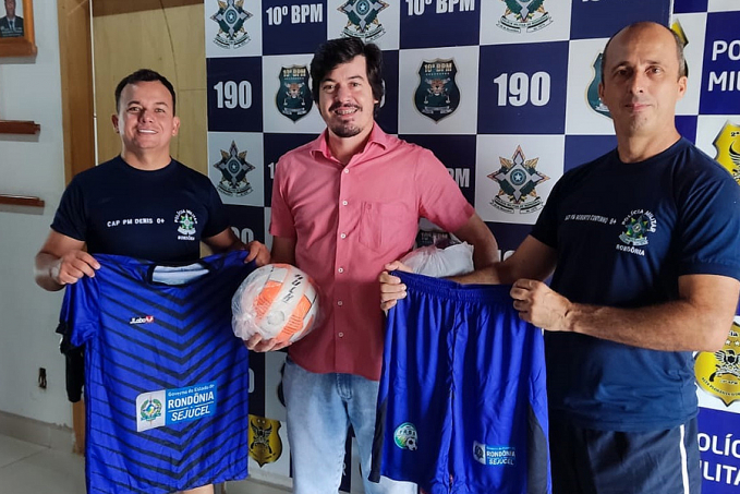 Polícia Militar em Alta Floresta DOeste recebe materiais esportivos - News Rondônia