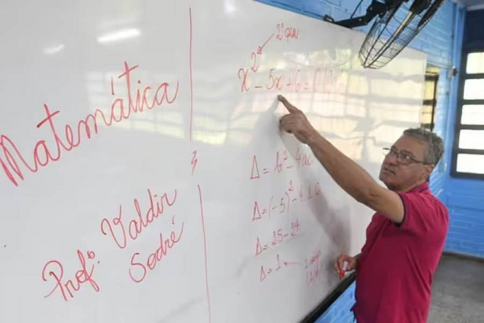 Professor cria técnica para ensinar matemática e faz sucesso entre alunos - News Rondônia