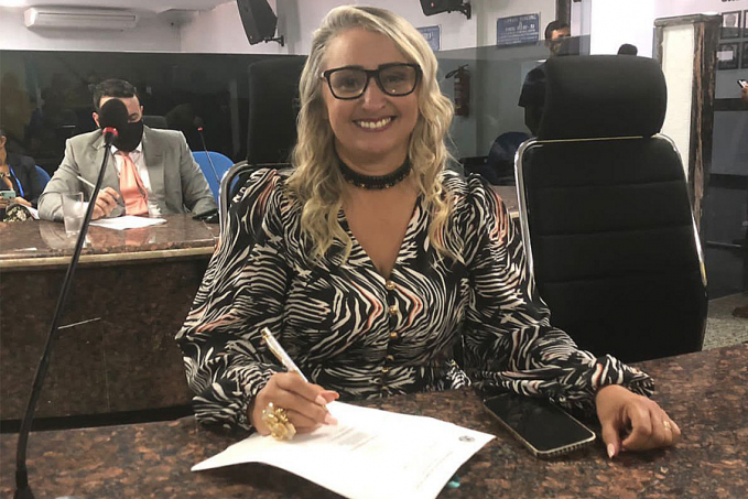 Vereadora Márcia Socorristas Animais vota a favor dos servidores municipais - News Rondônia