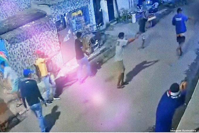 VIOLÊNCIA: Criminosos armados tentam matar homem com criança no colo - News Rondônia