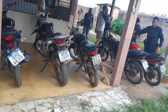 Polícia estoura mocó e encontra várias motos roubadas na capital - News Rondônia