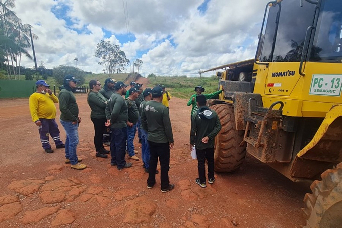 Servidores são capacitados com curso de operador de retroescavadeira - News Rondônia