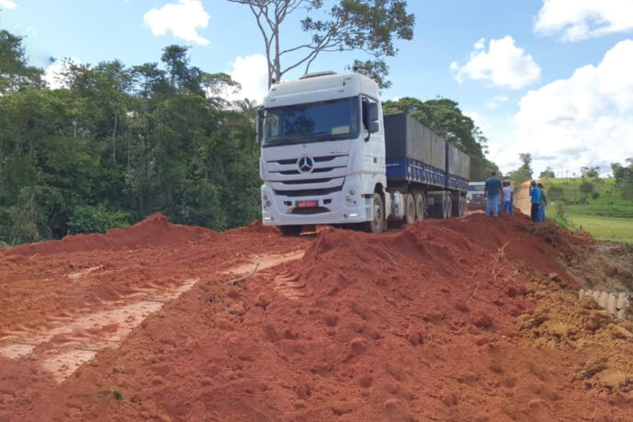 DER libera tráfego na RO-464 próximo ao distrito de Palmares, em Theobroma - News Rondônia