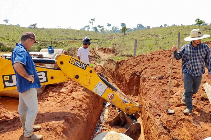 Prefeitura atende solicitação do vereador Márcio Pacele e recupera bueiro no distrito de Extrema - News Rondônia
