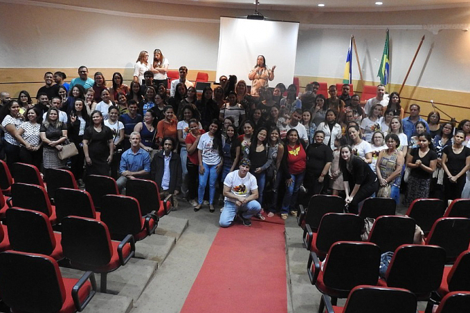 Pais e mães de crianças com deficiência promovem simpósio sobre conquistas após diagnóstico - News Rondônia