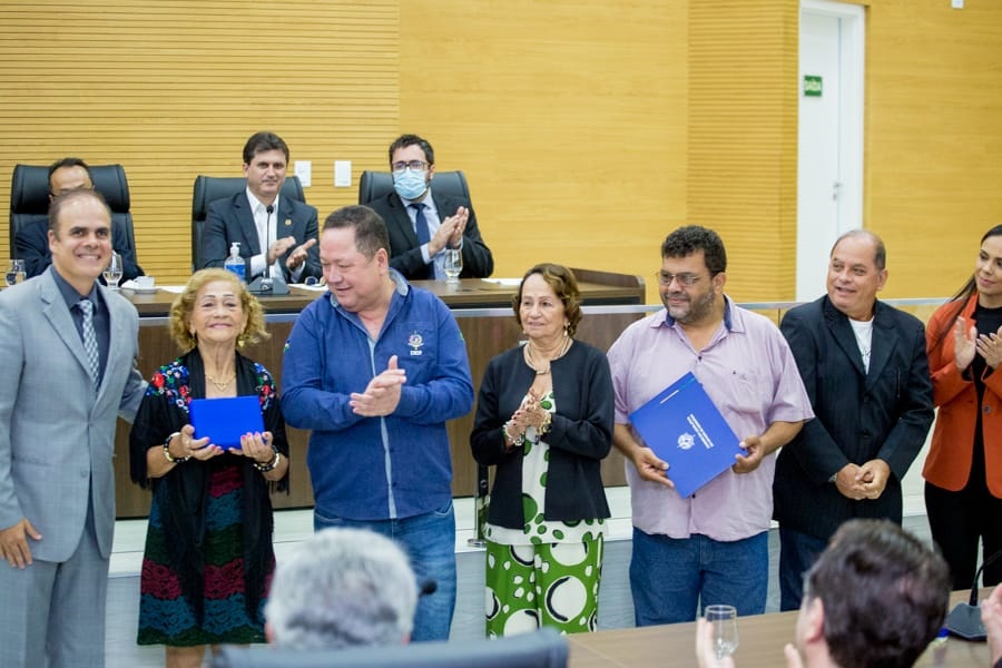 Deputado Alan Queiroz presta homenagem a conselheiro do TCE e centenário do professor Vitor Hugo - News Rondônia
