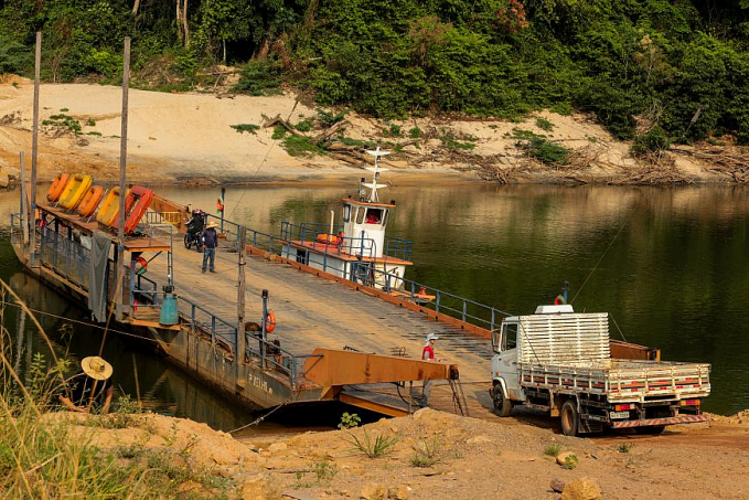 Deputado Delegado Camargo cobra explicações sobre obra da ponte de Alto Paraíso e os motivos para aumento da tarifa da balsa - News Rondônia
