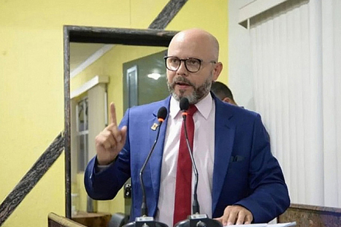 Vereador Aleks Palitot tem pedido atendido para implantação de faixa de pedestre em frente a escola Pé de Murici - News Rondônia