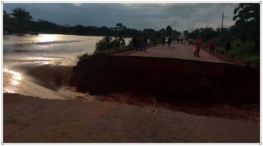No Acre: BR-364 sofre rompimento nas proximidades de Rio Branco após igarapé transbordar - News Rondônia