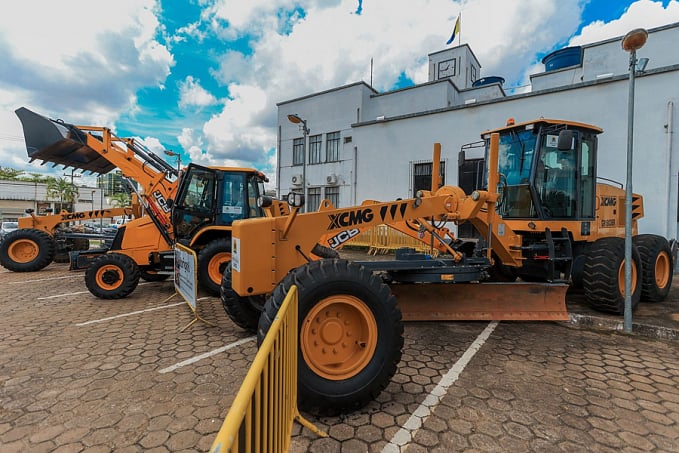 Prefeitura de Porto Velho recebe máquinas para promover melhorias nos distritos - News Rondônia
