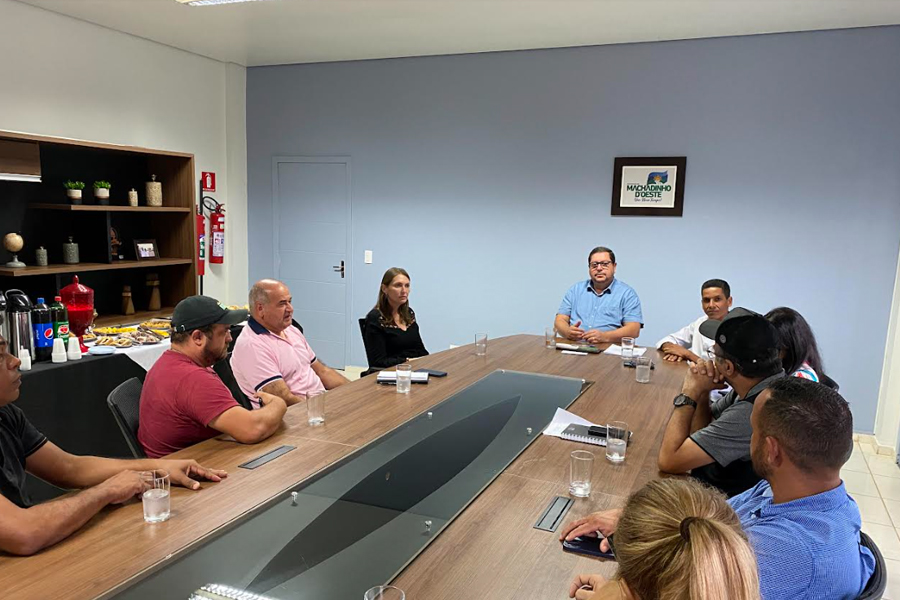 Deputada Lebrinha participa de entrega de veículo e defende investimentos na educação e no social - News Rondônia