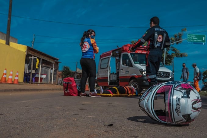 Colisão entre carro e moto lidera estatística de atendimento a vítimas de acidentes de trânsito no Samu - News Rondônia