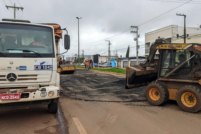 Após autorização federal, Prefeitura instala lombadas na BR-174 e libera cruzamento da avenida Tancredo Neves - News Rondônia
