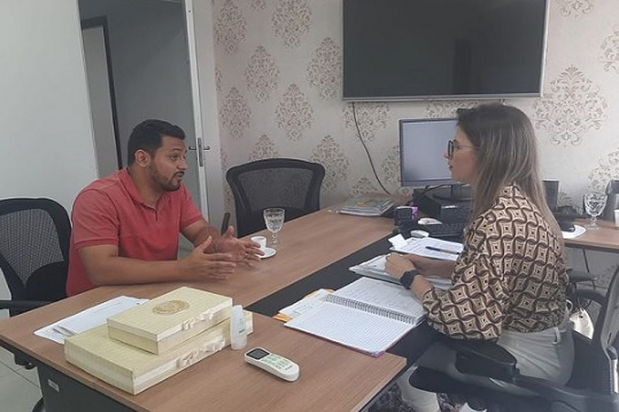 Vereador Gilber Mercês visita SEMED para tratar sobre programa de melhoria na merenda dos alunos das escolas de música - News Rondônia