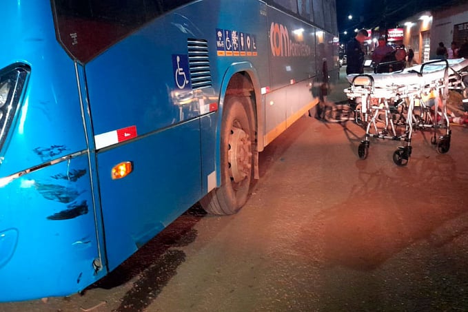 Acidente grave entre moto e ônibus deixa casal ferido na zona sul de Porto Velho - News Rondônia