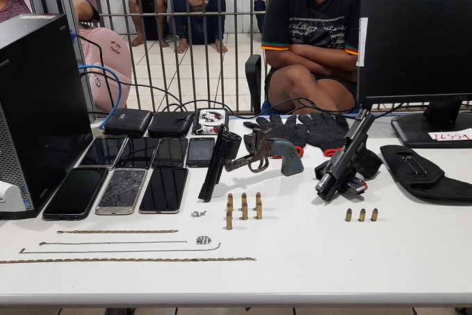 ESCONDIDOS: Homicida e comparsas são presos com armas e celulares roubados em residência na leste - News Rondônia