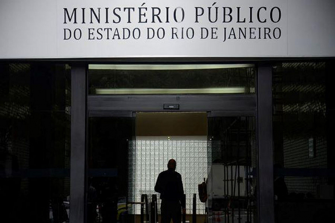 MP acha quase R$ 2 mi na casa de delegada, em operação contra jogos de azar - News Rondônia